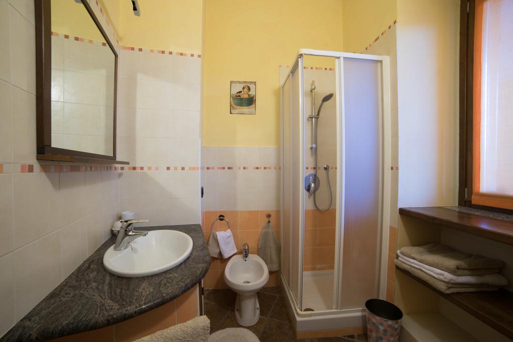 Casa Corte Alla Rocca Arona Ngoại thất bức ảnh