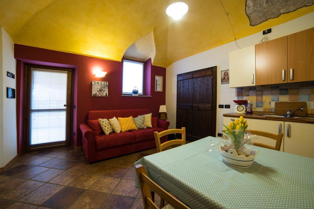 Casa Corte Alla Rocca Arona Ngoại thất bức ảnh