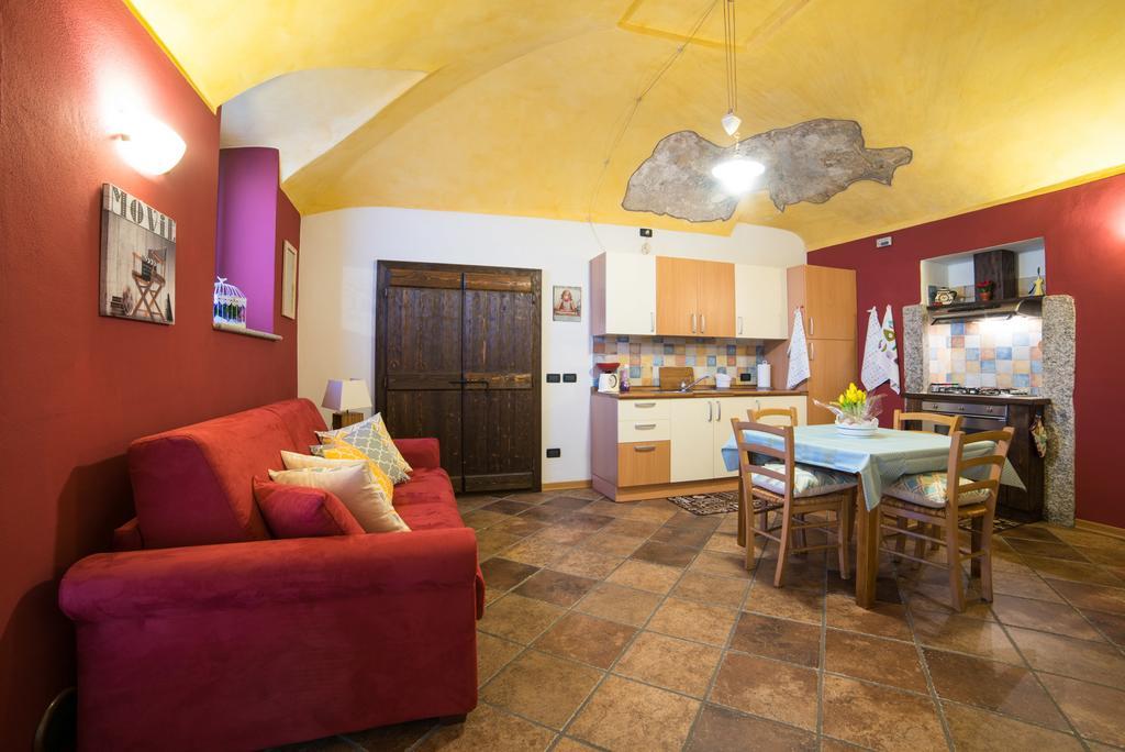 Casa Corte Alla Rocca Arona Ngoại thất bức ảnh