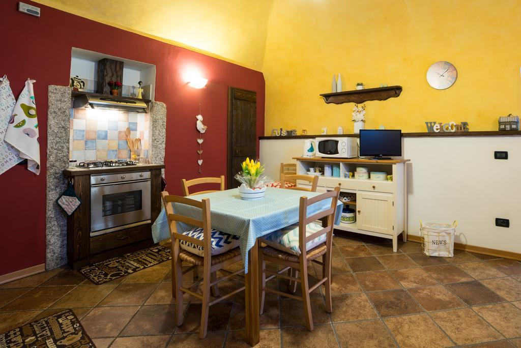 Casa Corte Alla Rocca Arona Ngoại thất bức ảnh